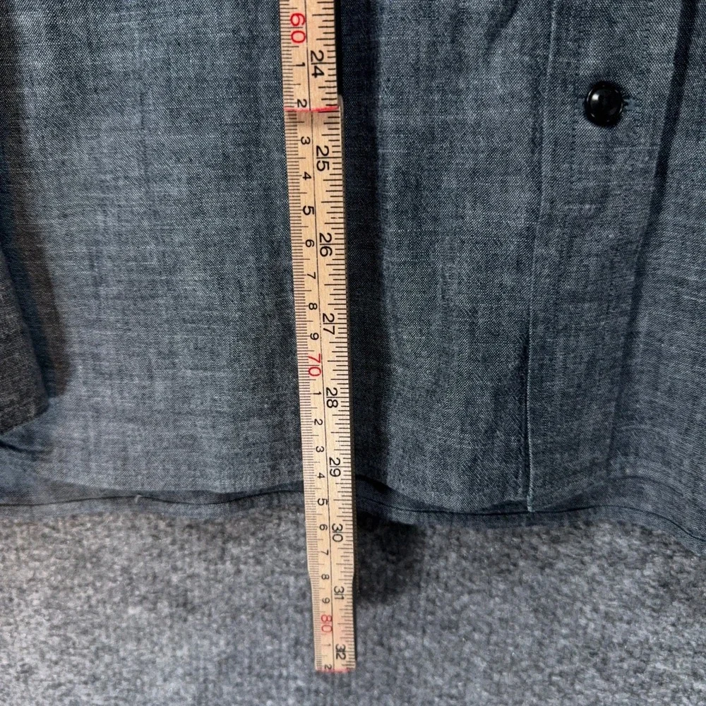 Banana Republic Button Down Mens Large Gray Chambray Cotton Standard Fit Shirt